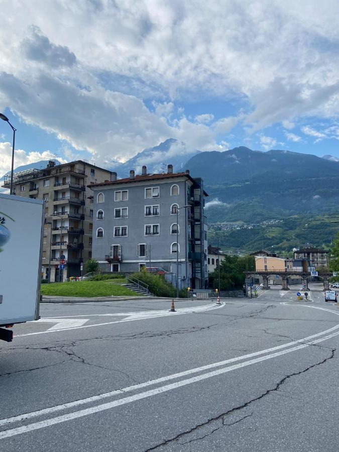 Amelie Aosta Apartment Luaran gambar